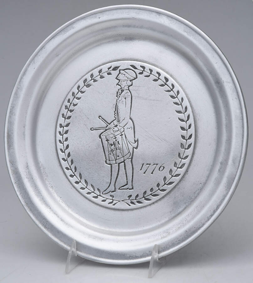 Bicentennial (Armetale, Hollowware) Dinner Plate by Wilton Armetale-1