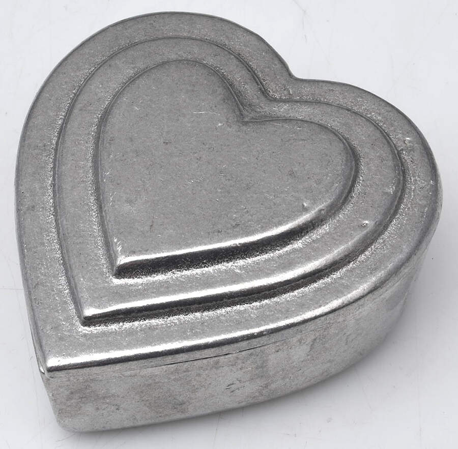 Armetale Hollowware (Non-Silver) 3" Heart Box with Lid by Wilton Armetale-1