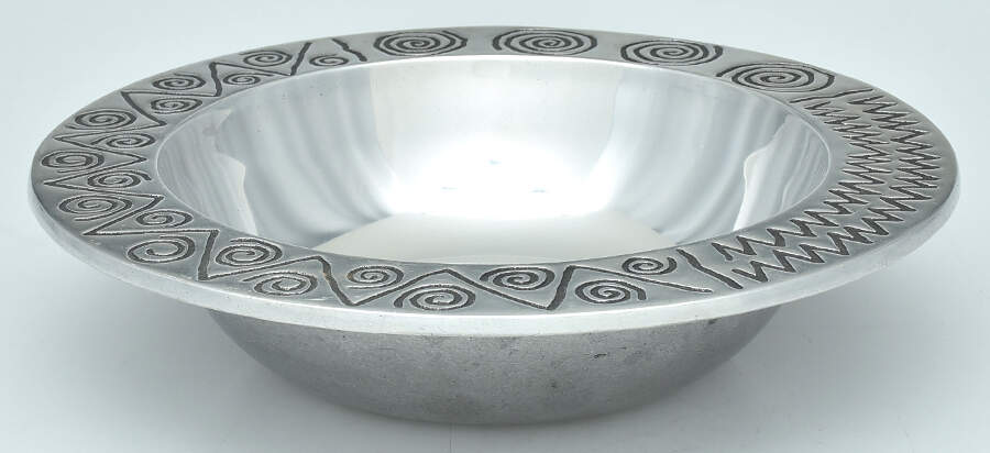 Reggae (Armetale, Hollowware) 10" Round Vegetable Bowl by Wilton Armetale-1
