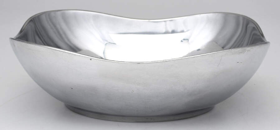 Boston-Classic (Armetale, Hollowware) Large Round Vegetable Bowl by Wilton Armetale-1