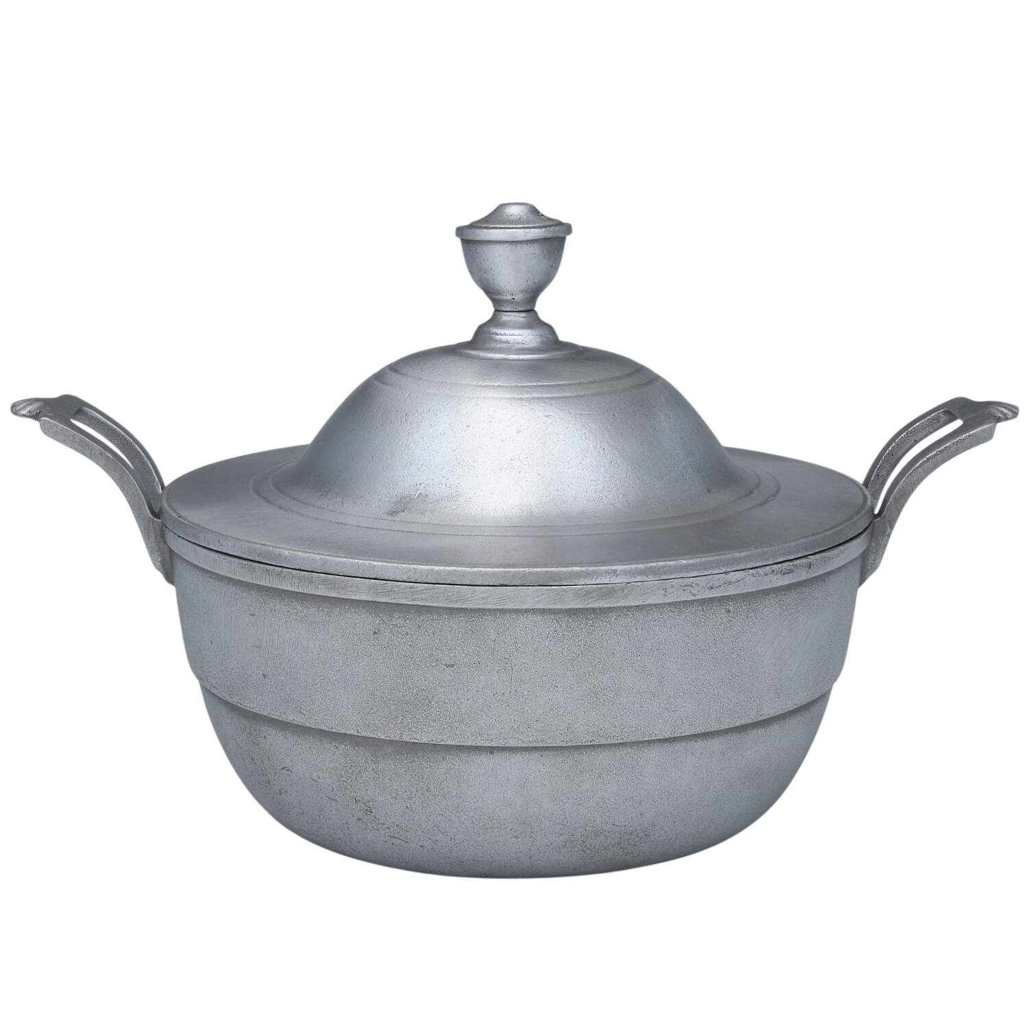Plough Tavern (Armetale, Hollowware, Satin) Tureen & Lid by Wilton Armetale-1