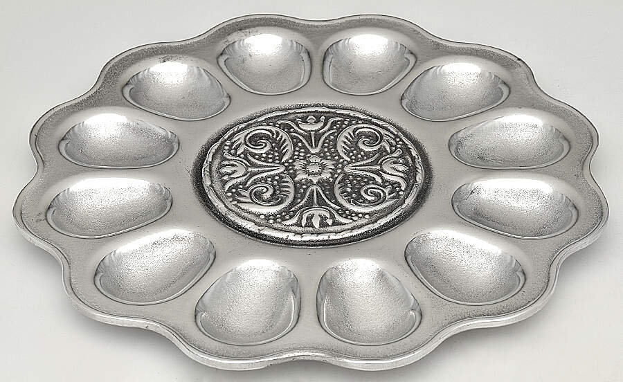 William & Mary (Armetale, Hollowware Deviled Egg Tray (Holds 12) by Wilton Armetale-1