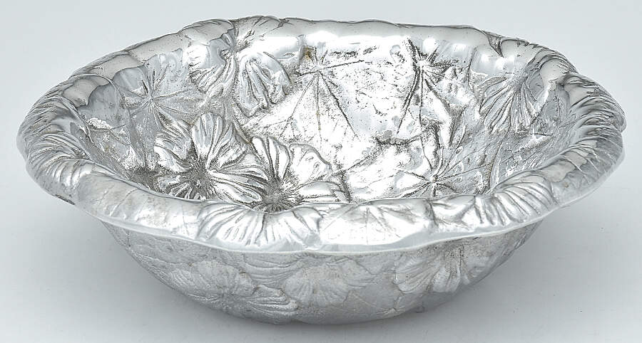 Garden Art (Armetale, Hollowware) 9" Salad Serving Bowl by Wilton Armetale-1