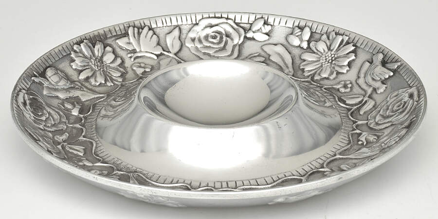 Garden Path Flowers (Armetale, Holloware) 1 Piece Chip & Dip by Wilton Armetale-1