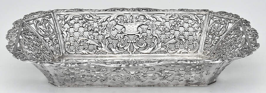 S1651 (Silverplate, Hollowware) 12'' Rectangular Basket by Wallace Silver-1
