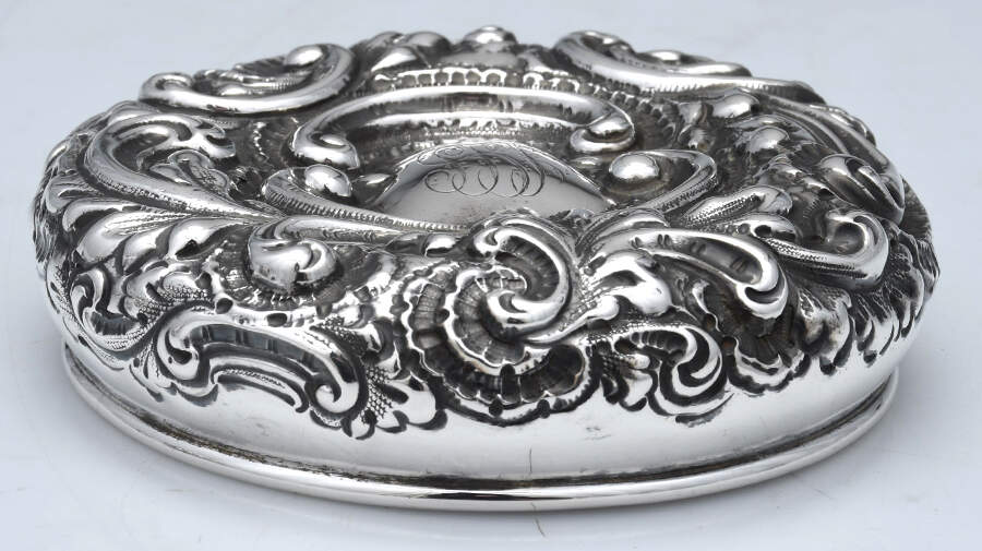 Repousse (Sterling, Hollowware) Solid Lid for Powder Box by Wilcox & Eversten-1