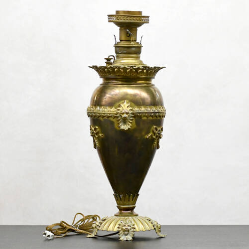 Bronze Lion Lamp with Ribbon and Wreath