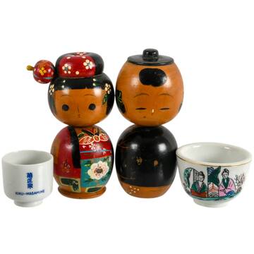 Four-Piece Japanese Memorabilia: Kokeshi Dolls, Tea and Sake Cups