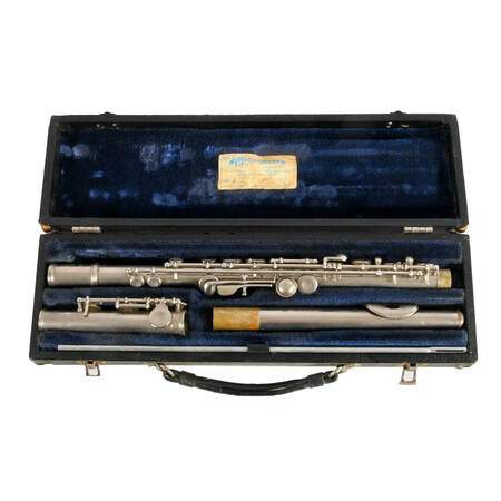 W.T. Armstrong Student Flute Model 104 with Case