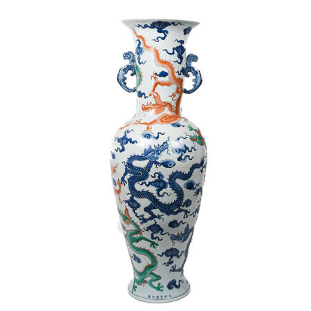 Monumental Chinese Vase Decorated with Dragons