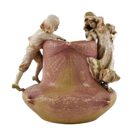 Amphora Tepliz Figural Children Spill Vase