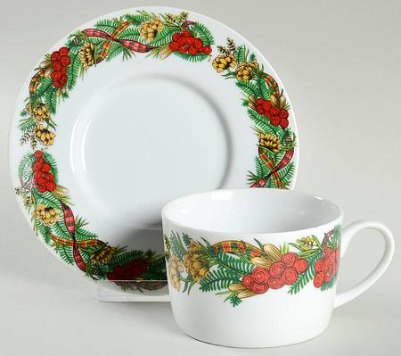 Holiday Heritage Flat Cup & Saucer Set