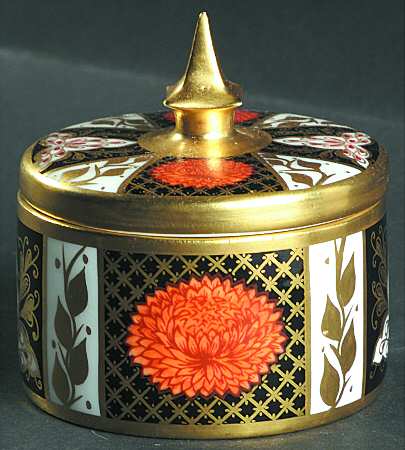 Chrysanthemum Small Spiked Knob Box