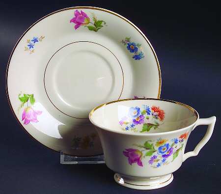 ABE1 Footed Cup & Saucer Set by Aberdeen