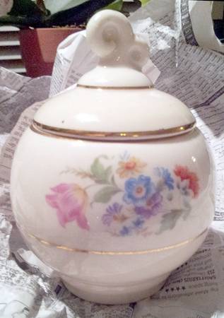 ABE1 Sugar Bowl & Lid