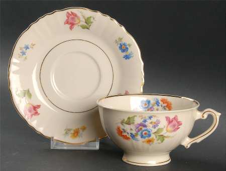 ABE3 Footed Cup & Saucer Set