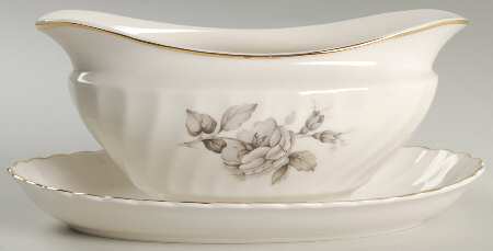 ABE8 Gravy Boat with Attached Underplate