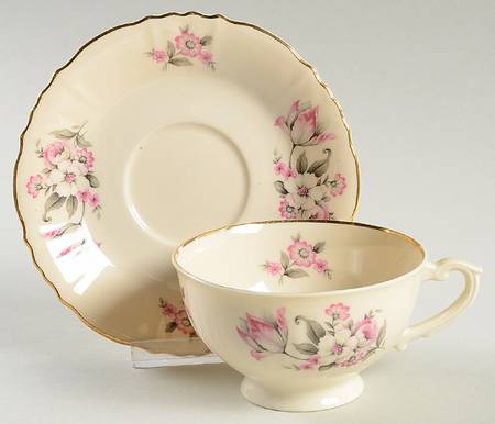 Moss Rose (Scalloped, Gold) Footed Cup & Saucer Set