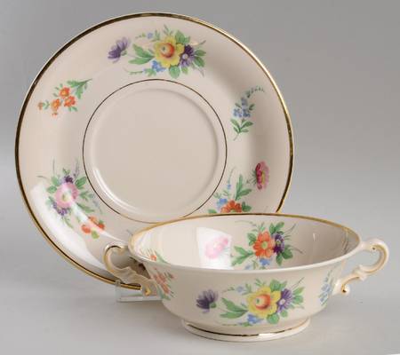 Selma (Smooth) Footed Cream Soup Bowl & Saucer Set