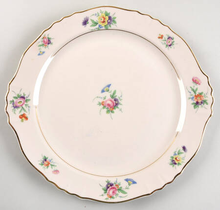 Selma (Scalloped) 13" Chop Plate (Round Platter)