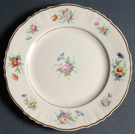 Selma (Scalloped) Dinner Plate