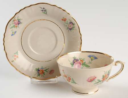 Selma (Scalloped) Footed Cup & Saucer Set