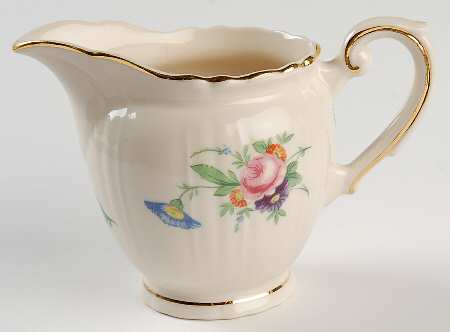 Selma (Scalloped) Creamer