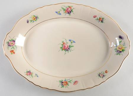 Selma (Scalloped) 14" Oval Serving Platter