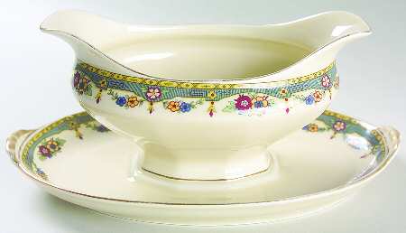ACC3 Gravy Boat with Attached Underplate