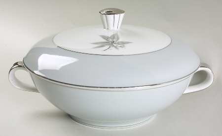 Bellaire Round Covered Vegetable