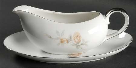 Elaine Gravy Boat & Underplate