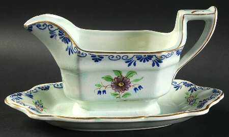 2546 Gravy Boat with Attached Underplate