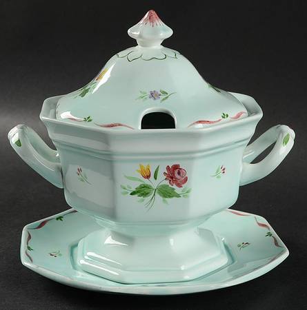 Allegro Sauce Boat & Lid with Underplate