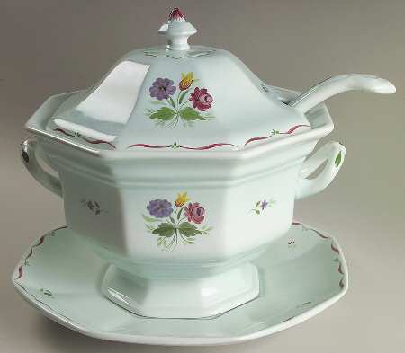 Allegro Tureen & Lid w/Ladle & Underplate