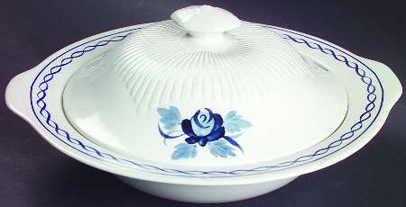 Baltic Blue (Newer, White) Round Covered Vegetable