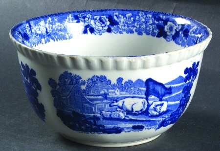 Cattle Scenery Blue (No Trim, Scalloped) Cranberry Bowl
