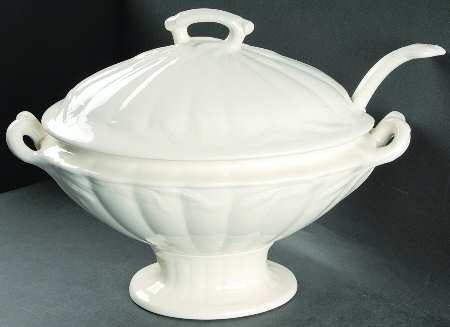 Ceres Cream Tureen & Lid w/Ladle