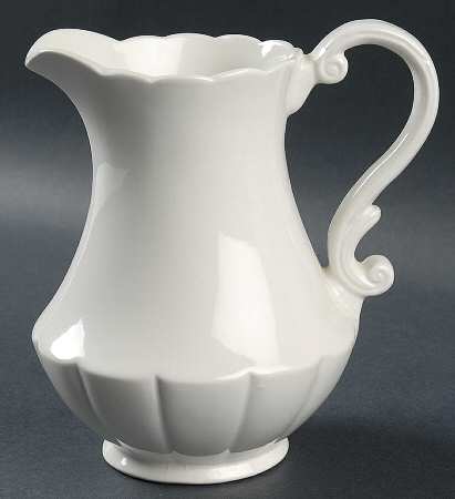 Chippendale 20 Oz Pitcher