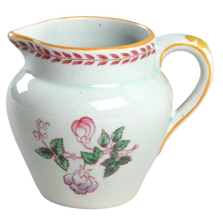 Chelsea Sprays Red (Laurel Leaf) Mini Creamer