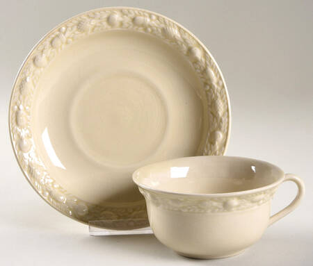 Della Robia Cream (Titian Ware) Oversized Cup & Saucer Set