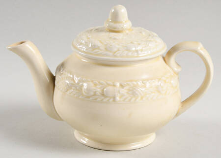 Della Robia Cream (Titian Ware) Individual Teapot & Lid