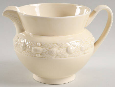 Della Robia Cream (Titian Ware) 48 Oz Pitcher