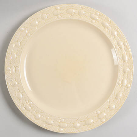 Della Robia Cream (Titian Ware) 14" Chop Plate (Round Platter)