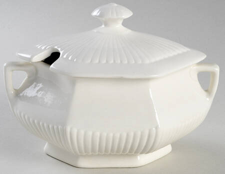 Empress Sauce Boat & Lid