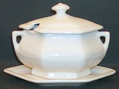 Empress Sauce Boat & Lid with Underplate