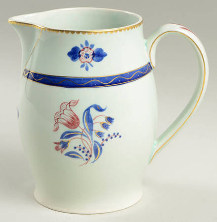 Georgian 28 Oz Pitcher