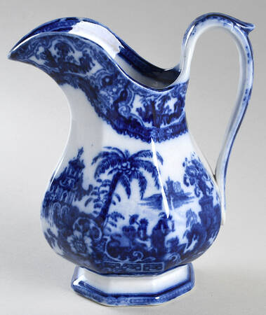 Kyber (Flow Blue, No Trim) 32 Oz Pitcher