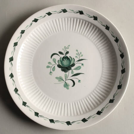 Lincoln (Green Vine on Rim) Dinner Plate