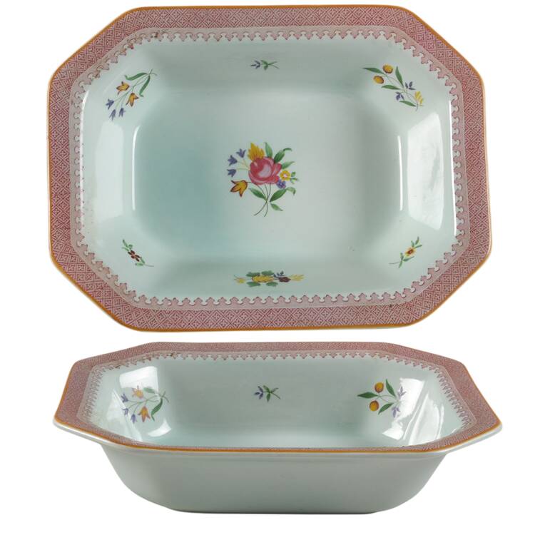Lowestoft (Newer Backstamp) 9" Oval Vegetable Bowl