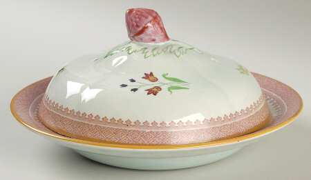 Lowestoft (Older Backstamp) Round Covered Butter